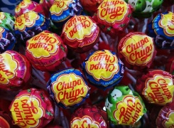 Chupa Chups - конфета, которая не пачкает руки
