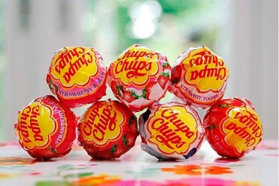 Chupa Chups - конфета, которая не пачкает руки